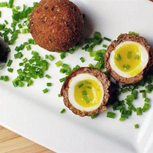 Cách làm thịt bò bọc trứng cút chiên