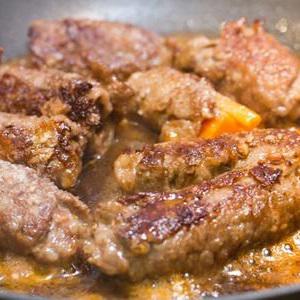 Cách làm thịt bò cuộn cà rốt