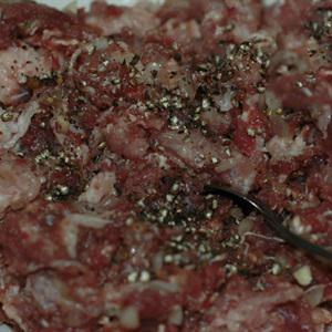 Cách làm thịt bò cuốn lá lốt