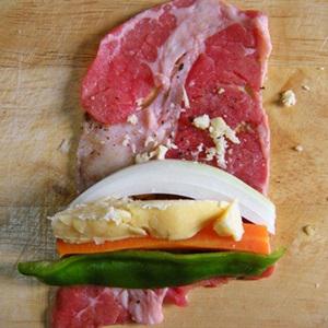 Cách làm thịt bò cuộn phô mai