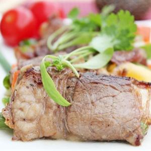 Cách làm thịt bò cuộn phô mai