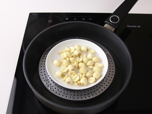 Thịt bò kho giấm đen đậm đà vị cam, chua chua ngọt ngọt