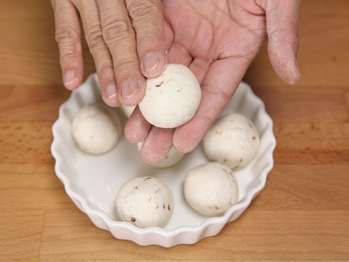 Thịt bò kho giấm đen đậm đà vị cam, chua chua ngọt ngọt