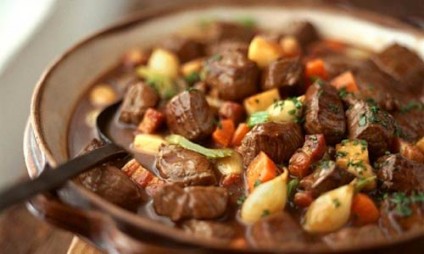 Thịt bò nấu rượu vang