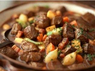 Thịt bò nấu rượu vang