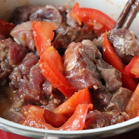 Cách làm thịt bò nấu sốt vang