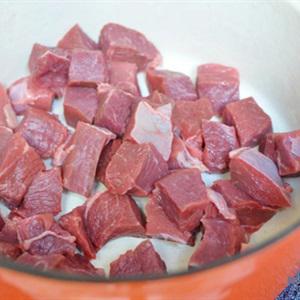 Cách làm thịt bò om khoai tây