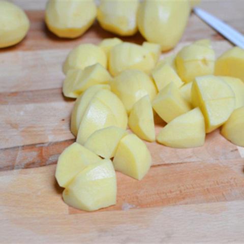 Cách làm thịt bò om khoai tây