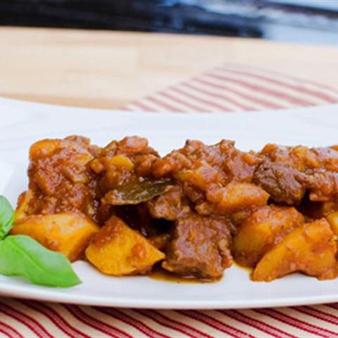 Cách làm thịt bò om khoai tây