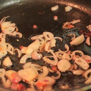 Cách làm thịt bò sốt hành