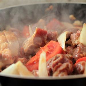 Cách làm thịt bò sốt rượu vang