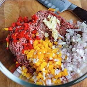 Cách làm thịt bò viên sốt cà chua