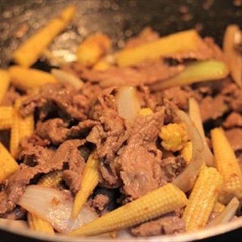 Cách làm thịt bò xào bắp non
