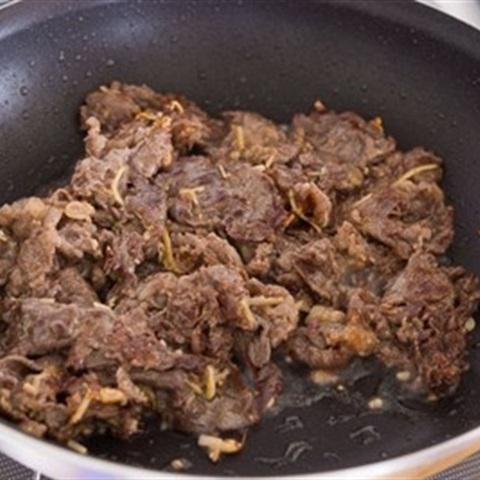 Cách làm thịt bò xào bông cải xanh