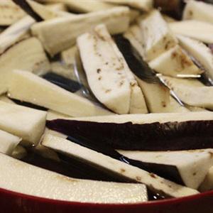 Cách làm thịt bò xào cà tím