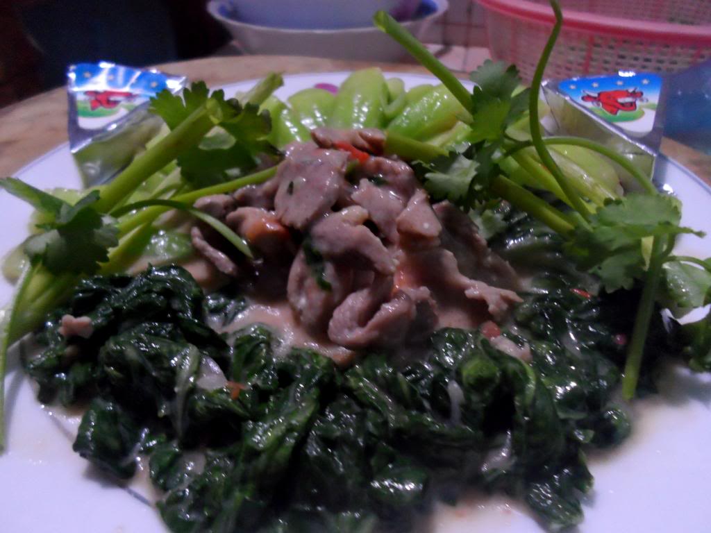 Thịt bò xào cải thìa sốt phô-mai