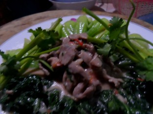 Thịt bò xào cải thìa sốt phô-mai