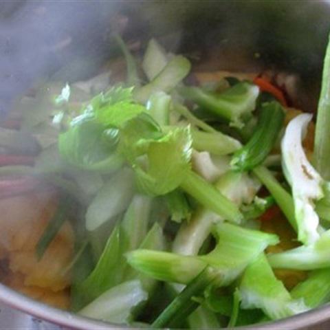 Cách làm thịt bò xào cần tây