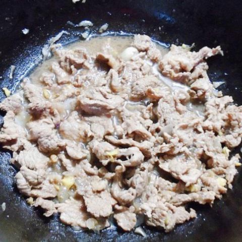 Cách làm thịt bò xào cần tỏi