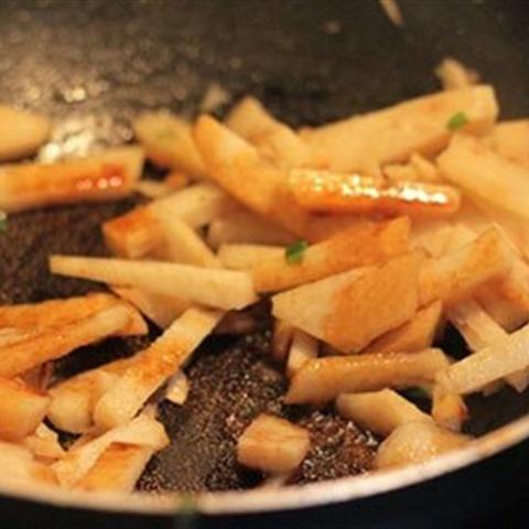 Cách làm thịt bò xào củ sắn