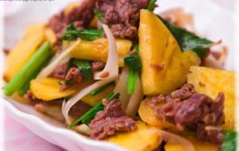 Thịt bò xào hành tây và dứa-món ngon cho cả nhà
