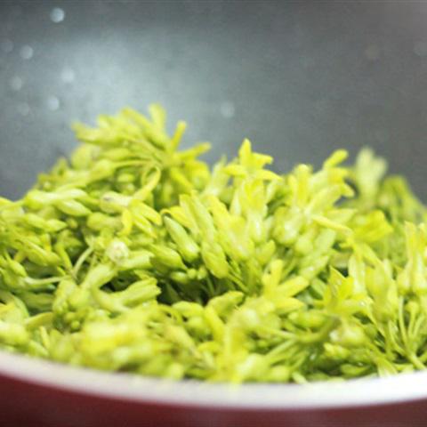 Cách làm thịt bò xào hoa thiên lý