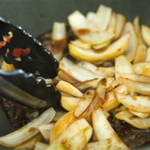 Cách làm thịt bò xào húng quế