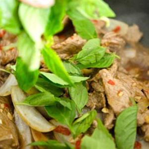 Cách làm thịt bò xào húng quế