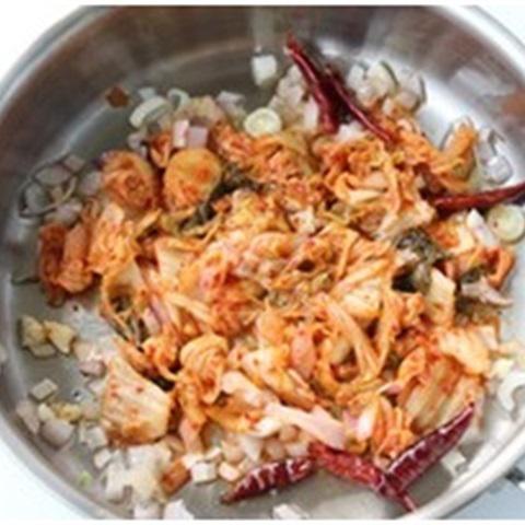 Cách làm thịt bò xào kim chi