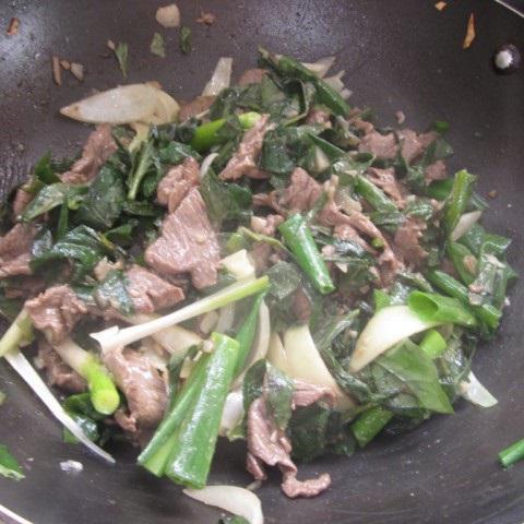 Cách làm thịt bò xào lá lốt