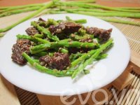 Thịt bò xào măng tây ngon ngất ngây