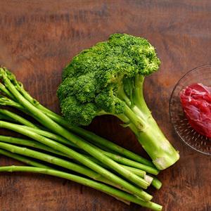 Cách làm thịt bò xào măng tây