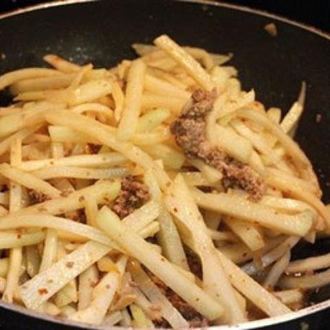 Cách làm thịt bò xào măng tươi