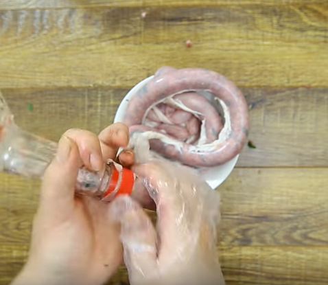 Thịt bò xào nấm kim châm thơm lừng, nóng hổi cho ngày lạnh đưa cơm