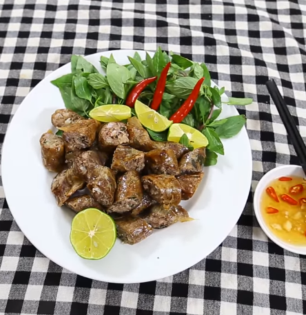 Thịt bò xào nấm kim châm thơm lừng, nóng hổi cho ngày lạnh đưa cơm