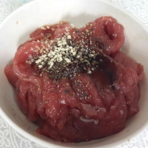 Cách làm thịt bò xào nấm kim châm