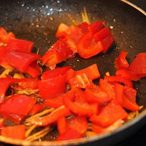 Cách làm thịt bò xào nấm linh chi trắng