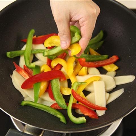 Cách làm thịt bò xào ớt chuông