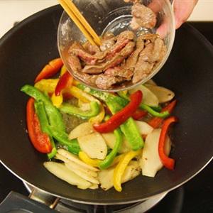 Cách làm thịt bò xào ớt chuông