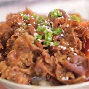 Cách làm thịt bò xào rau củ kiểu Nhật