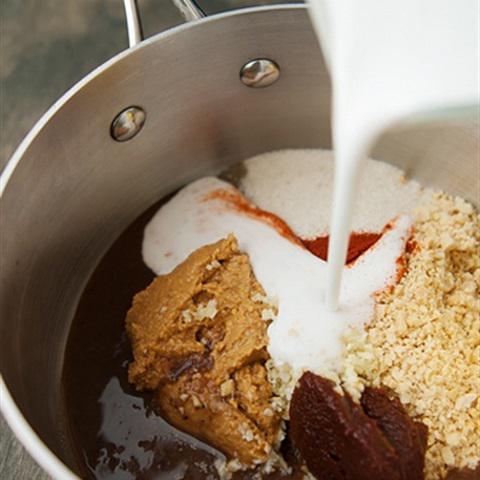 Cách làm thịt bò xào sốt đậu phộng