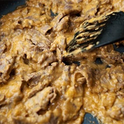 Cách làm thịt bò xào sốt đậu phộng