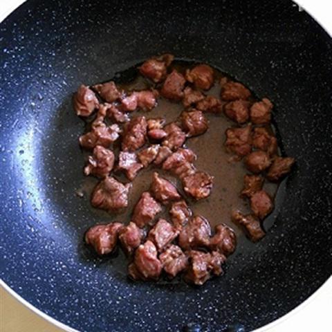 Cách làm thịt bò xào thanh long