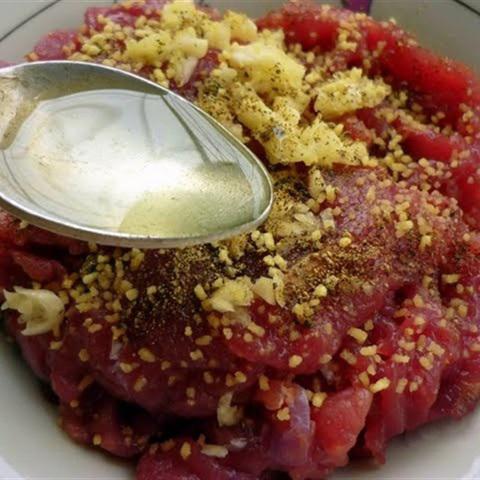 Cách làm thịt bò xào thơm với dưa leo