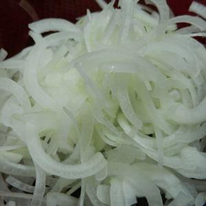 Cách làm thịt bò xào thơm với dưa leo