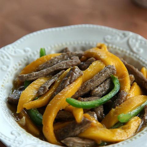 Cách làm thịt bò xào xoài ớt