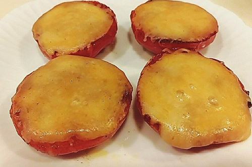 Thịt bò xào xưa rồi, bây giờ phải làm thịt bò bọc trứng cút chiên mới đúng chuẩn