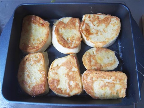 Thịt bò xông khói om hành tây cho bữa cơm đầm ấm