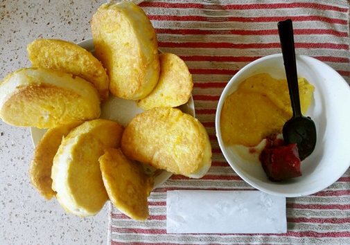 Thịt bò xông khói om hành tây cho bữa cơm đầm ấm