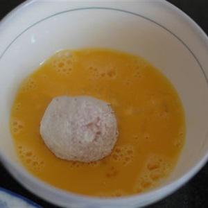 Cách làm thịt bọc trứng cút chiên xù